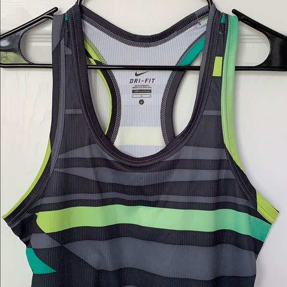 Nike Dri-Fit Tank Size Large - Picture 3 of 8